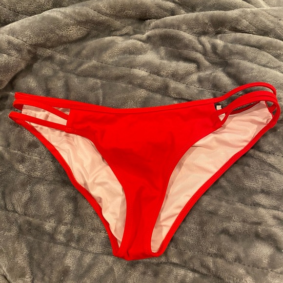 Bathing Suit Set - Picture 2 of 3